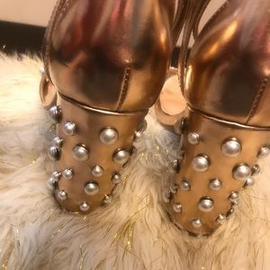 SIZE 9 rose gold Steve Madden studded heels 👠